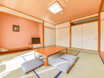 *【和室10畳】畳のお部屋でのんびりおくつろぎ。＜加湿機能付き空気清浄器完備＞