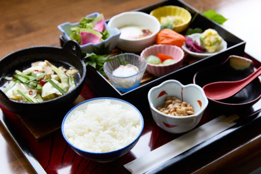 旬の食材を使った和朝食セット。ボリューム満点です♪