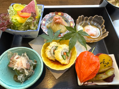 平和台ホテル５【名物！朝食】の１つ。『和朝食』”栄養バランス”　も　”ボリュームも”　◎＜朝食付＞