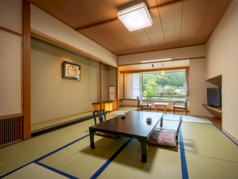 ｢天の館｣の和室は、10畳に約2畳の広縁のある、ゆったりとしたつくりです。