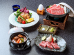 天心グレードアップ会席の中の、２品目のチョイス料理（お肉）です。（左上）信州の味　山賊焼。（右上）信州プレミアム牛すき焼き。（左下）国産牛ブラウンシチュー。（右下）牛鉄板焼味比べ。この中から当日１品をお選びいただけます。