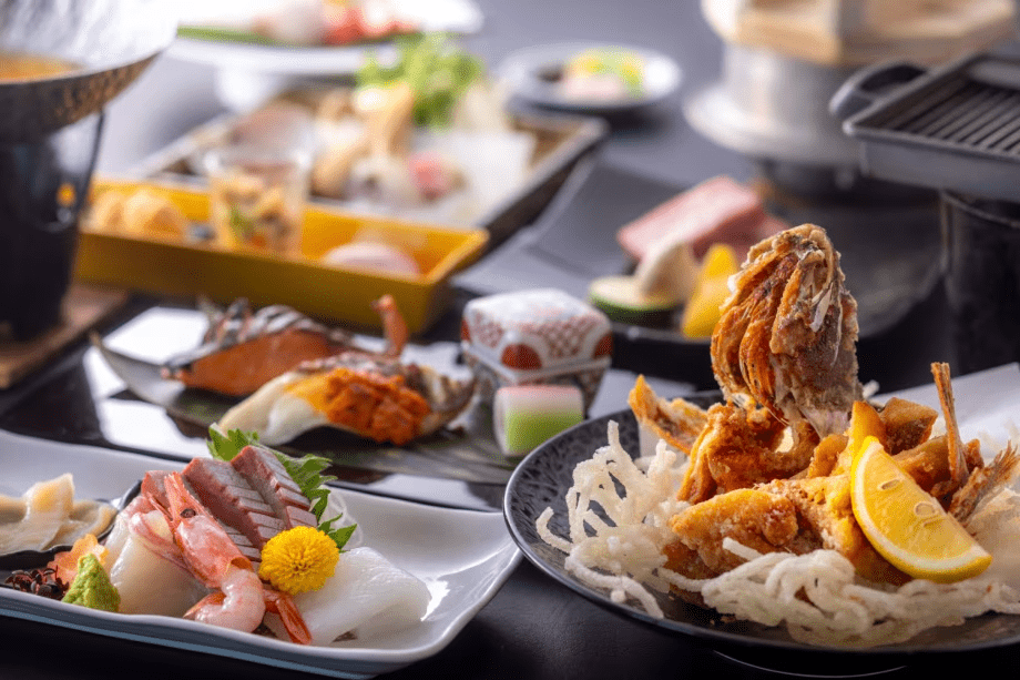 【春・雅会席】但馬牛サーロインステーキや筍と桜鱒の二色焼き、メバルの唐揚げなどで春の美食を堪能！