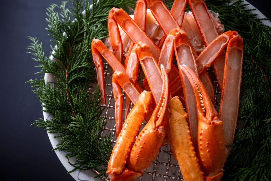 【春のお料理】ジューシーな味わいの紅ズワイガニ（一例）