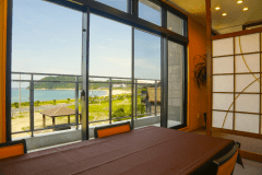 【お食事処】昼は、ゆったりと半個室の「お食事処～味な～」でのお食事を！