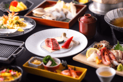 【春・雅会席】但馬牛サーロインステーキや車海老と山菜の天婦羅、大蛤と鯛の春香鍋などで春の美食を堪能。