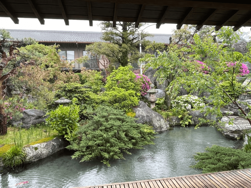 【６月限定】雨に潤う庭園と岩風呂｜静寂贅沢ステイ｜雨の日特典付き特別プラン