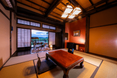 【1階テラス付客室】テラスから四季の情緒を感じられるお部屋。