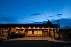 【外観】木の温もりで癒しの時間をご提供します