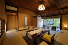 離れ「離塵境」 主室(9.5畳)+広縁(チェアー+オットマン)+温泉半露天風呂【5】 離れ「離塵境」 主室(9.5畳)+広縁(チェアー+オットマン)+温泉半露天風呂【5】