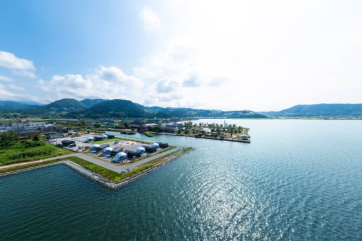 【素泊り】湖に浮かぶ絶景と「源泉かけ流し温泉」東郷温泉の湯に癒される～湯けむりグランピングステイ～■自由に選べるお食事スタイル