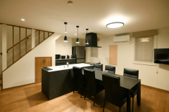 スイートヴィラ（2階建て）【天然温泉・サウナ付き】