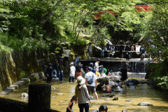 川まで徒歩30秒！