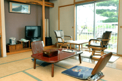 【E2】エコノミー2名用（共用バストイレ）