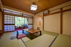 見晴らしの良い和室10畳間(トイレ付き) 見晴らしの良い和室10畳間(トイレ付き)