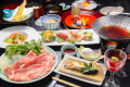 自分へのご褒美にいかがですか？
贅沢なお料理で、会席料理と源泉かけ流しの温泉を堪能してください