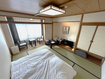 Wi-Fi完備。動画配信視聴可能TV。浴室リニューアル済。より快適にお過ごしいただけるようになりました。※動画配信サービスのご利用は、ご自身のアカウント入力が必要となります。