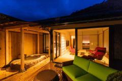 2021.7.1 じぞう・ふどうの間リニューアルオープン♪
日本海を一望できるベッド付きの和洋室