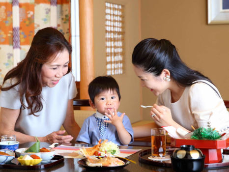 お部屋で食事イメージ(春･夏）