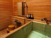 【和室12.5畳】（総檜造り内風呂付）利休64㎡／川側