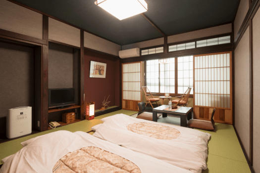 和室１０畳＋広縁【バストイレ付/禁煙/Wi-Fi利用可加湿空気清浄機付】
