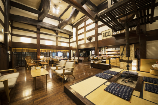 【素泊まり】　繁華街は徒歩圏内！夕食は好きなお店で！朝はのんびりお寝坊さん☆駐車場無料♪