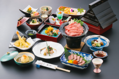 【1泊2食付】料理長自慢！月替わり飛騨牛会席＆飛騨牛朴葉味噌朝食プラン