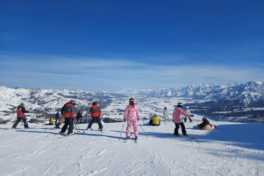 【一里野温泉スキー場・1日リフト券付き】月替り懐石と冬のアクティビティをお得に楽しむ