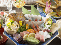 【姿盛付】A course to enjoy a higher quality specially selected kaiseki. This includes fresh seasonal fish arranged in its original shape. Enjoy the taste of Hokuriku to the fullest.