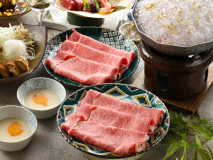 【夏の特選懐石】加賀金沢の金箔と能登牛の煌びやかな氷すき焼き