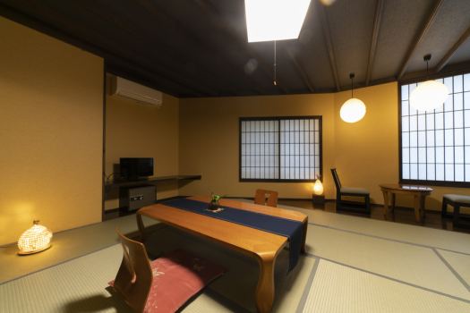 【和室12畳】シンプルな畳敷きの和室トイレ付