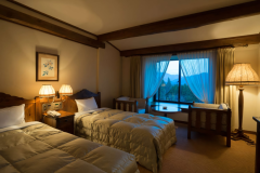 【スタンダードツインルーム】晴天の早朝には素晴らしい朝焼けがご覧頂けます。