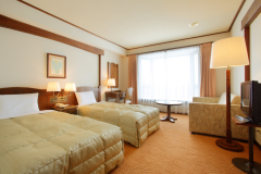 【スタンダードツインルーム】当館一番人気のお部屋タイプ。晴天の早朝の朝焼けは圧巻！