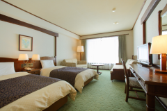 【デラックスツインルーム・空気清浄器付】ゲレンデを一望するお部屋です。時間を忘れてのんびりと♪