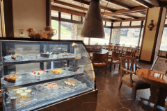 フレンチシェフが手掛けるホテルメイドのスイーツを非日常の景色と共にお楽しみください