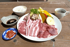 「レストハウスかむろ」昼食バーベキュー※イメージ
