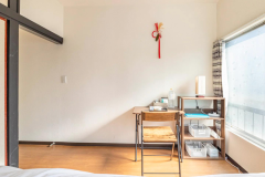 ・【201シングル】手荷物を置くスペースも充実しているシングルルーム