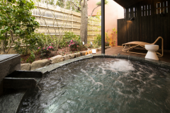 【グランヴィラ 客室＋専用ＬＤＫ＆スパ貸切】温泉露天風呂付テラス