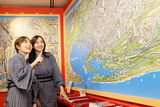 【えんむすび】「あ、ここ今日行ったところだ！」大きなMAPを前に会話も弾む。