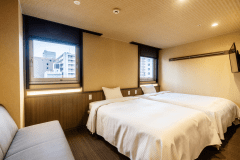 【デラックスツイン】広々寛げるソファ付！ワンランク上のお部屋です。