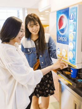 ロビー横には宿泊者専用フリードリンク有り♪