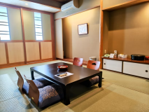 [街側の客室］和室