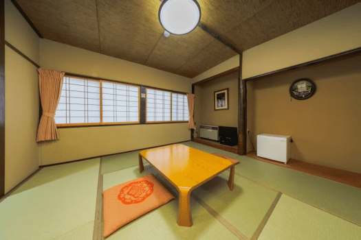 【Japanese-style Room (13 Tatami Mats)】Spacious Japanese-style room / With toilet / Non-smoking