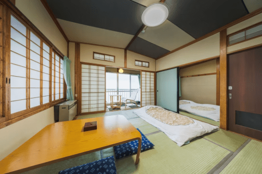 【Japanese-style Room (13 Tatami Mats)】Spacious Japanese-style room / With toilet / Non-smoking