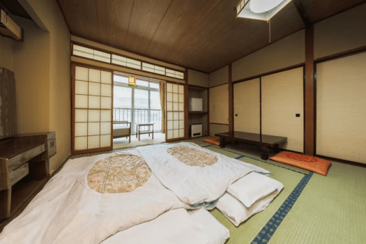【Japanese-style Room (8 Tatami Mats)】For 2 guests or groups / With toilet / Non-smoking