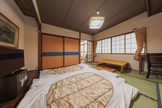 【Japanese-style Room (8 Tatami Mats)】For 2 guests or groups / With toilet / Non-smoking