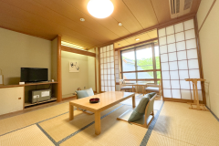 일본식 8 다다미+広縁（실내와 실외를 연결하는 반외부 공간）