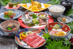 【夕食一例】季節の彩りを盛り込んだ、贅を尽くした懐石コース