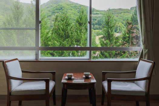 【Club Room】Japanese-style room with bed, 10 tatami mats (30 m&sup2;), private bath and toilet / Non-smoking