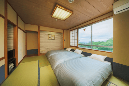 【Corner Club Triple】Japanese-style bed, 30㎡, with bath and toilet / Non-smoking
