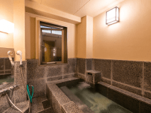 【貸切風呂　山桃】貸切風呂は有料です。